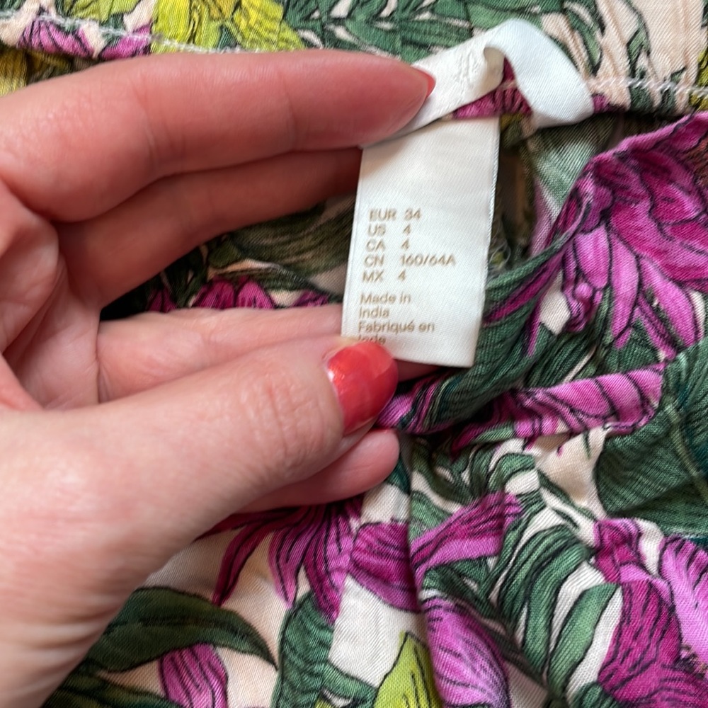 H&M boho floral pants - Picture 3 of 5